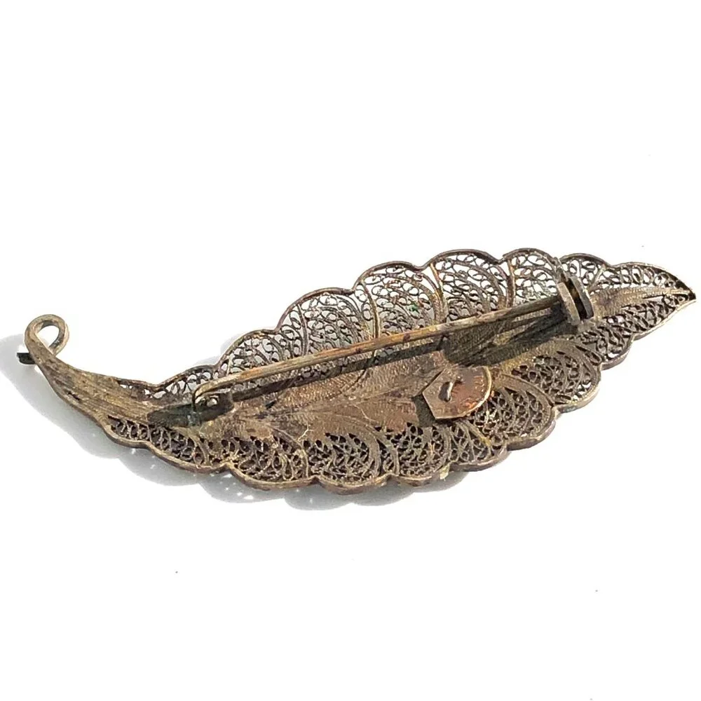 vintage filigree leaf pin brooch Portuguese brass tone delicate Victorian nature - Picture 11 of 16